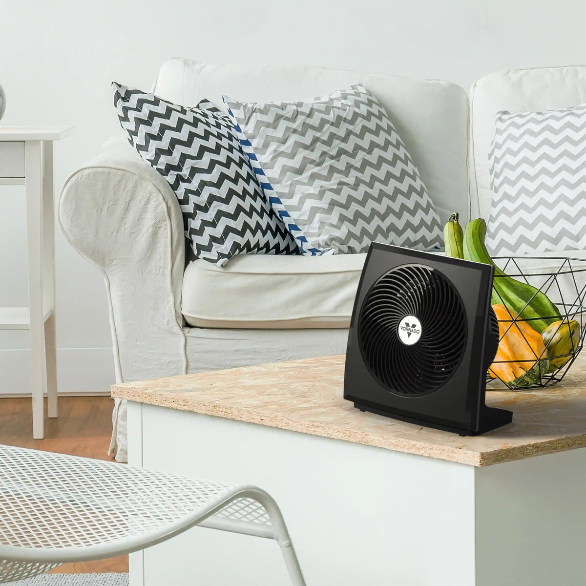 673T Tilting Panel Whole Room Air Circulator